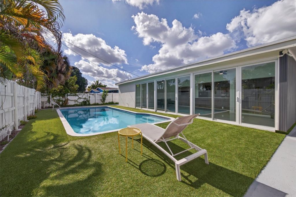 4390 NW 38th Avenue, Fort Lauderdale, FL 33309 Photo