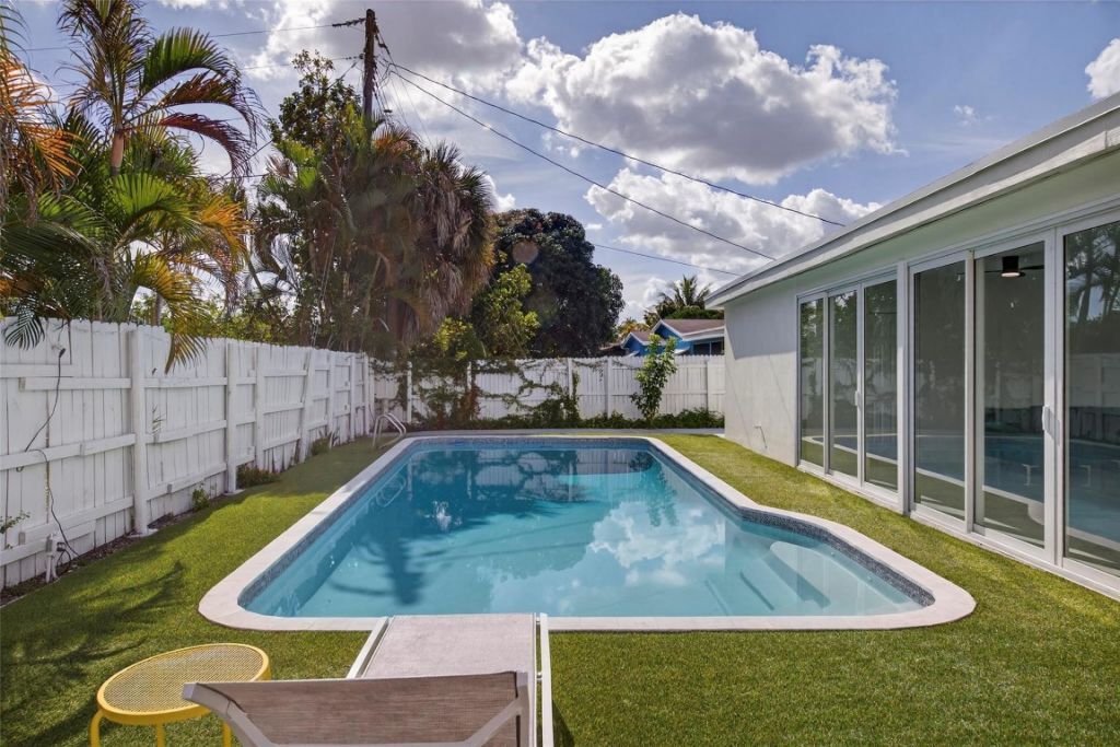 4390 NW 38th Avenue, Fort Lauderdale, FL 33309 Photo