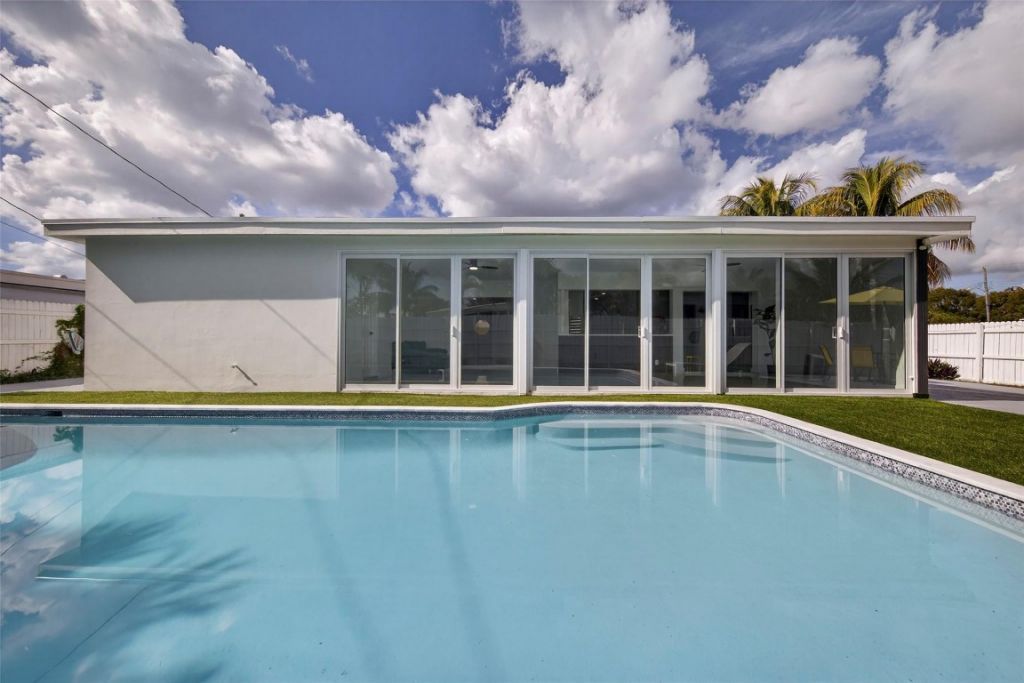 4390 NW 38th Avenue, Fort Lauderdale, FL 33309 Photo