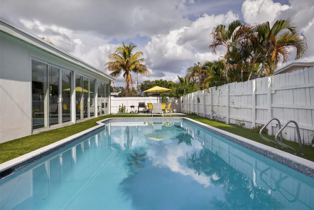 4390 NW 38th Avenue, Fort Lauderdale, FL 33309 Photo