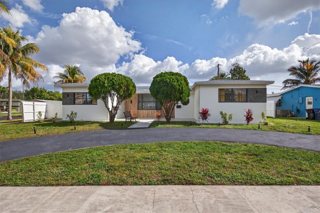 4390 NW 38th Avenue, Fort Lauderdale, FL 33309 Photo