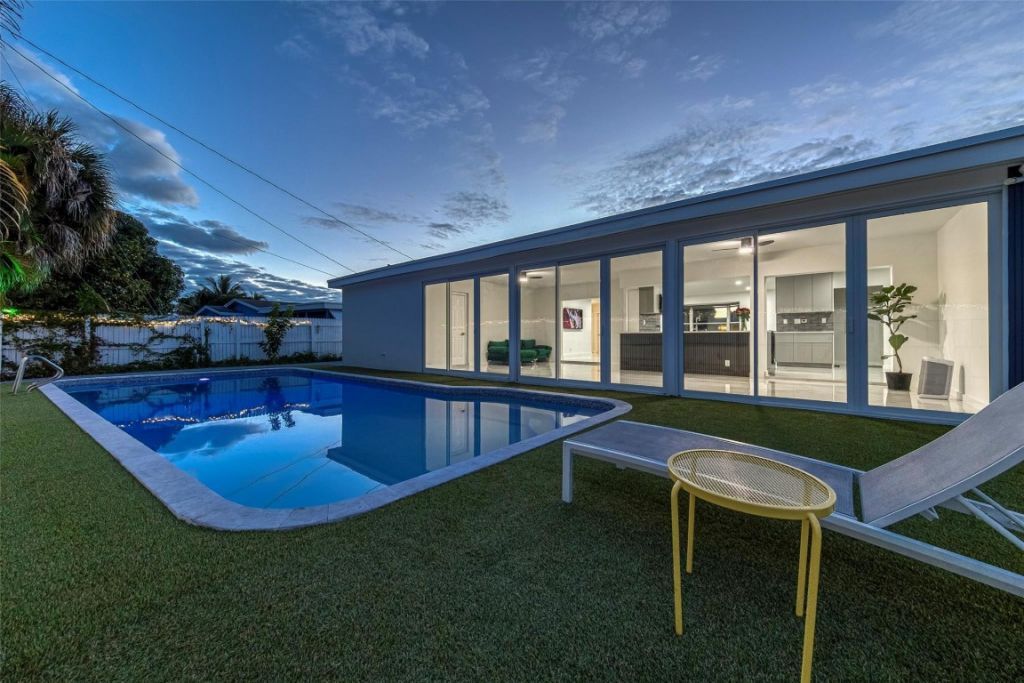 4390 NW 38th Avenue, Fort Lauderdale, FL 33309 Photo