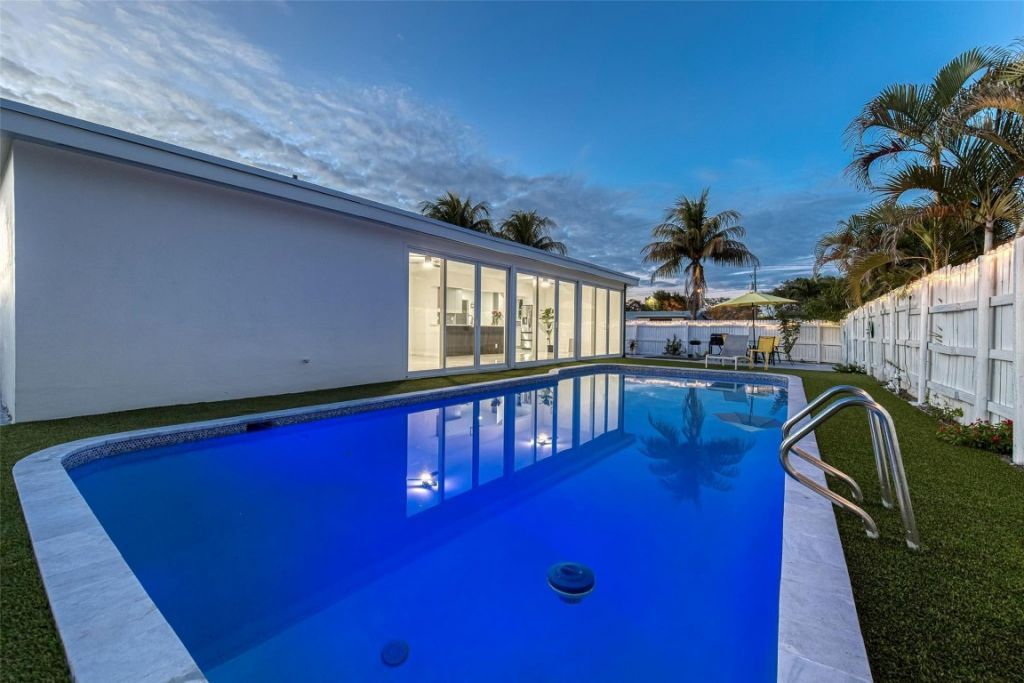 4390 NW 38th Avenue, Fort Lauderdale, FL 33309 Photo