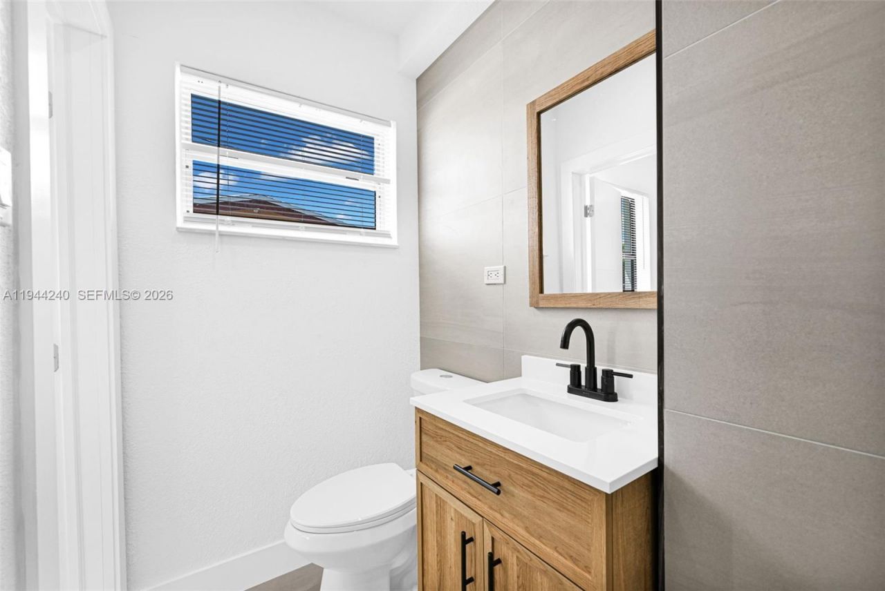 1918 NW 185th St, Miami Gardens, FL 33056 Photo