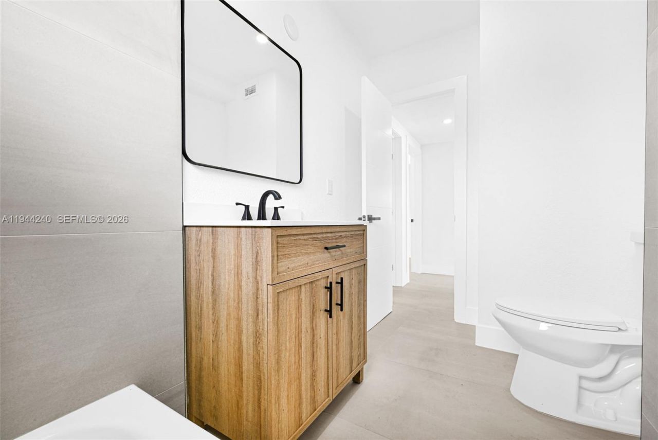 1918 NW 185th St, Miami Gardens, FL 33056 Photo