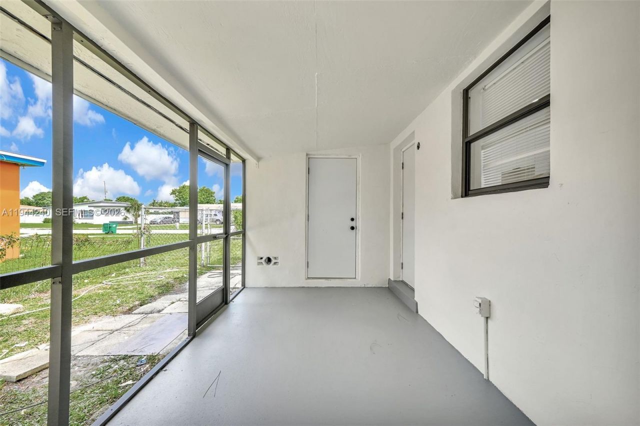 1918 NW 185th St, Miami Gardens, FL 33056 Photo