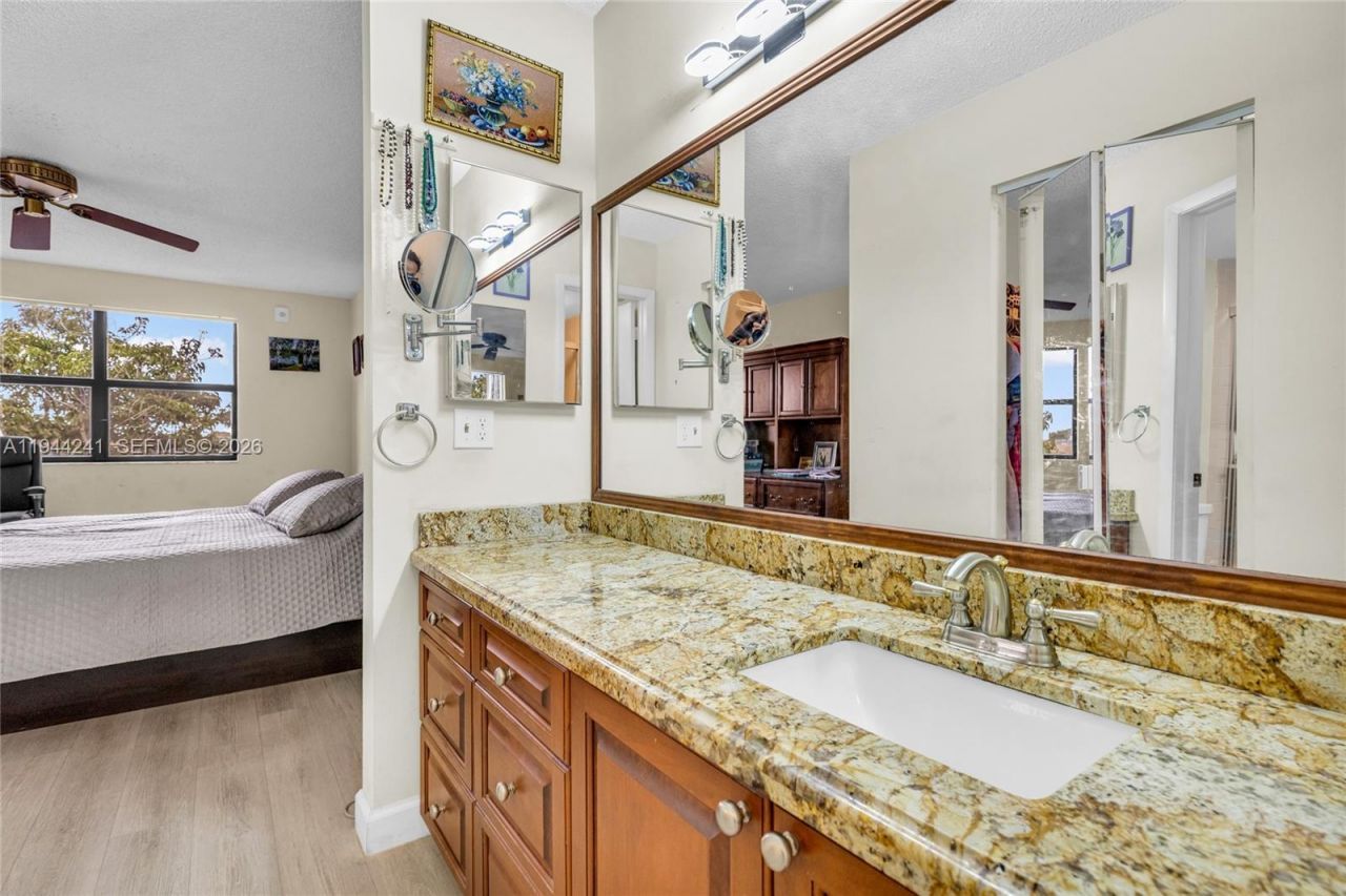 2981 N Nob Hill Rd, Unit 406, Sunrise, FL 33322 Photo