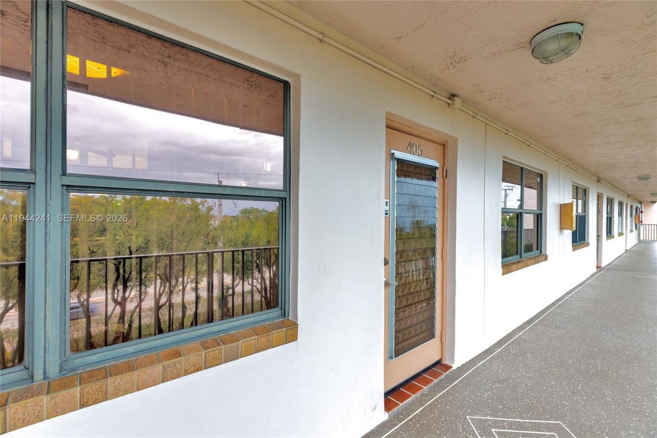 2981 N Nob Hill Rd, Unit 406, Sunrise, FL 33322 Photo