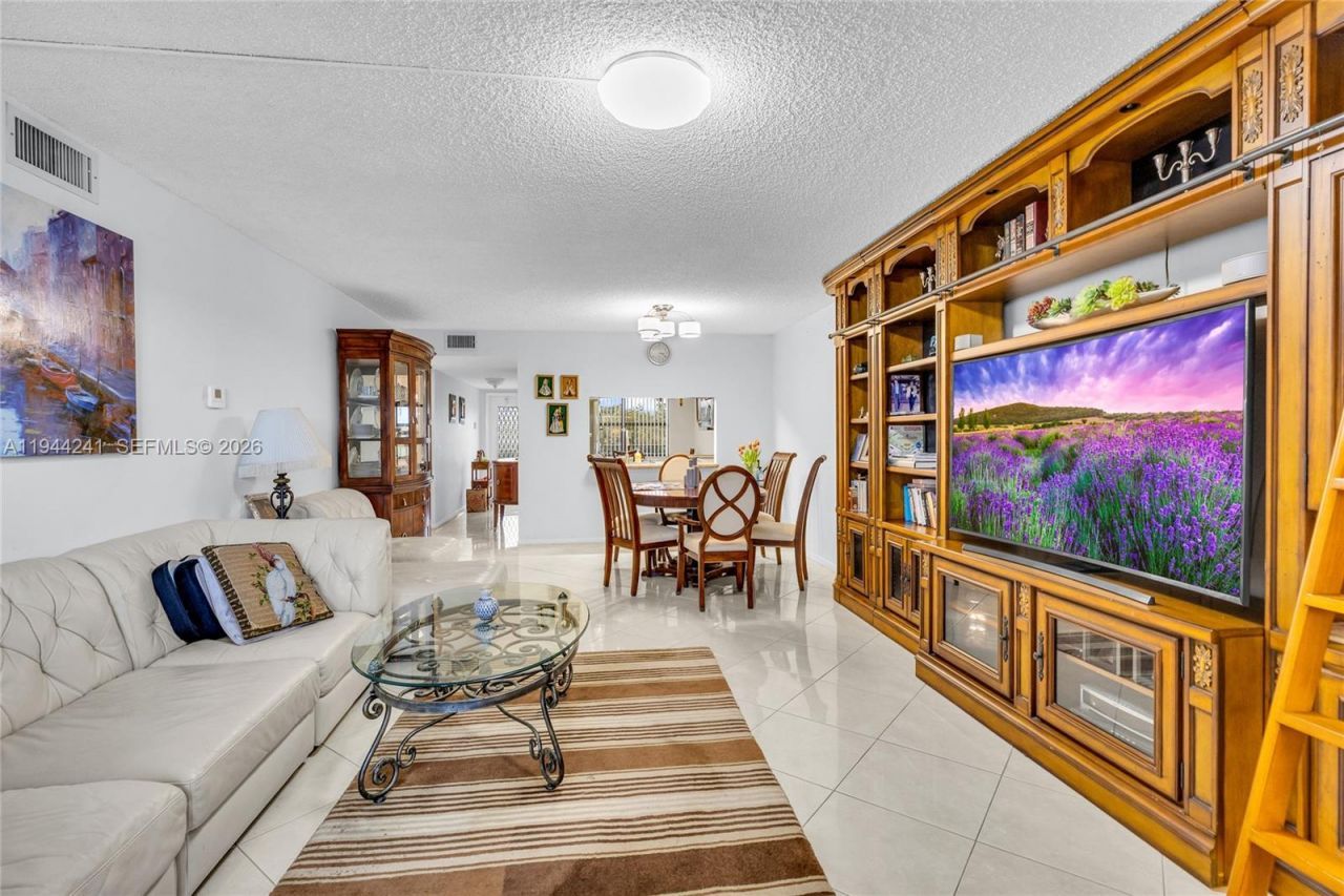 2981 N Nob Hill Rd, Unit 406, Sunrise, FL 33322 Photo