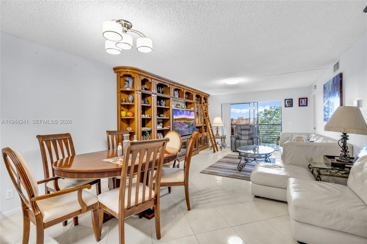 2981 N Nob Hill Rd, Unit 406, Sunrise, FL 33322 Photo