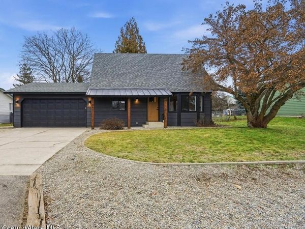 387 E Iowa AVE, Hayden, ID 83835