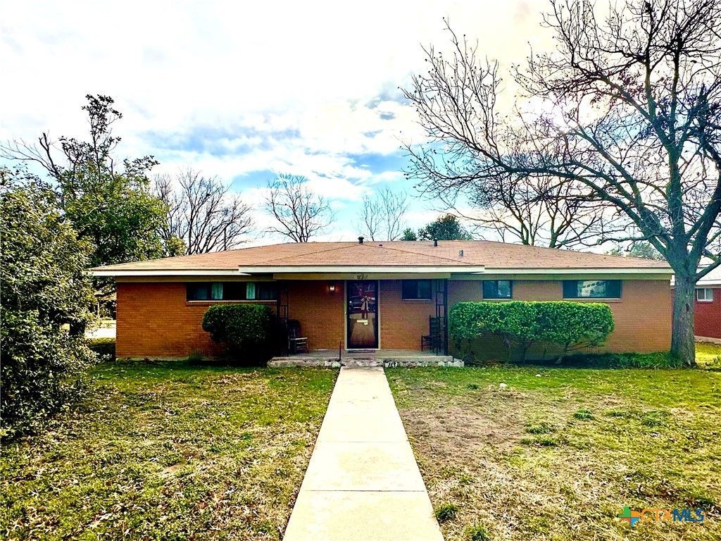 113 E Young Avenue, Temple, TX 76501 Main Photo