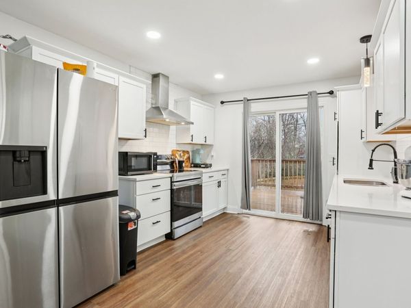 18 Chestnut Dr, Clarksville, TN 37042