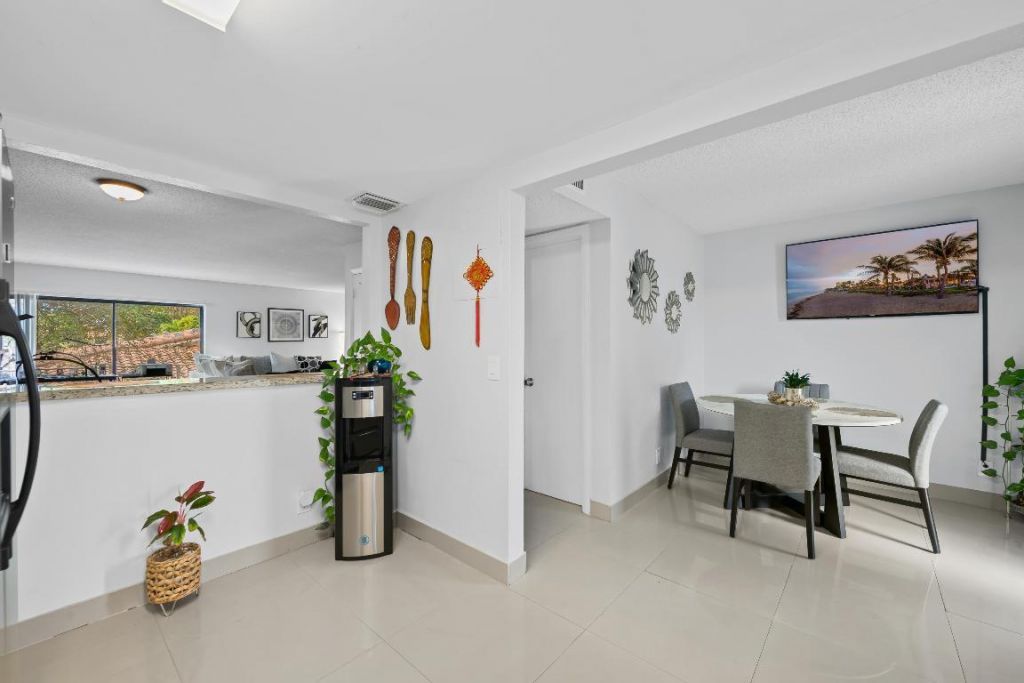 3750 NW 115th Way, Unit 9-1, Coral Springs, FL 33065 Photo