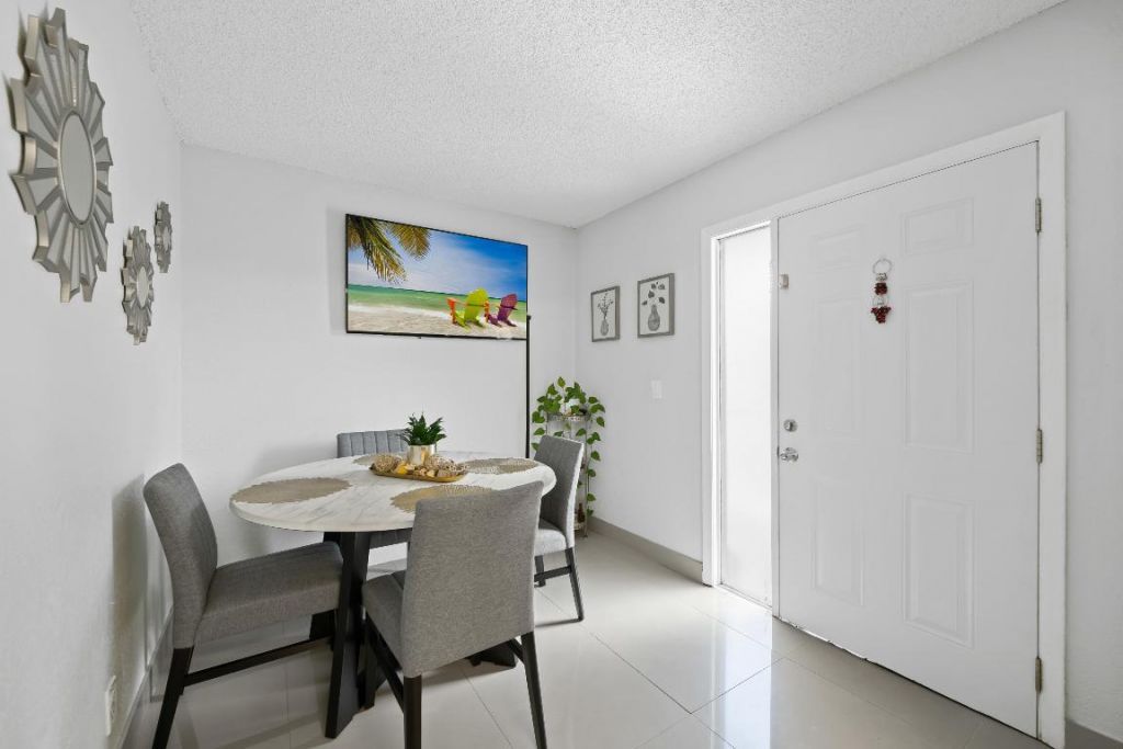 3750 NW 115th Way, Unit 9-1, Coral Springs, FL 33065 Photo