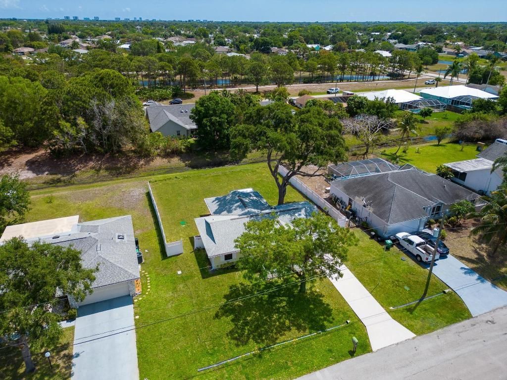 2441 SE Avalon Road, Port Saint Lucie, FL 34952 Photo