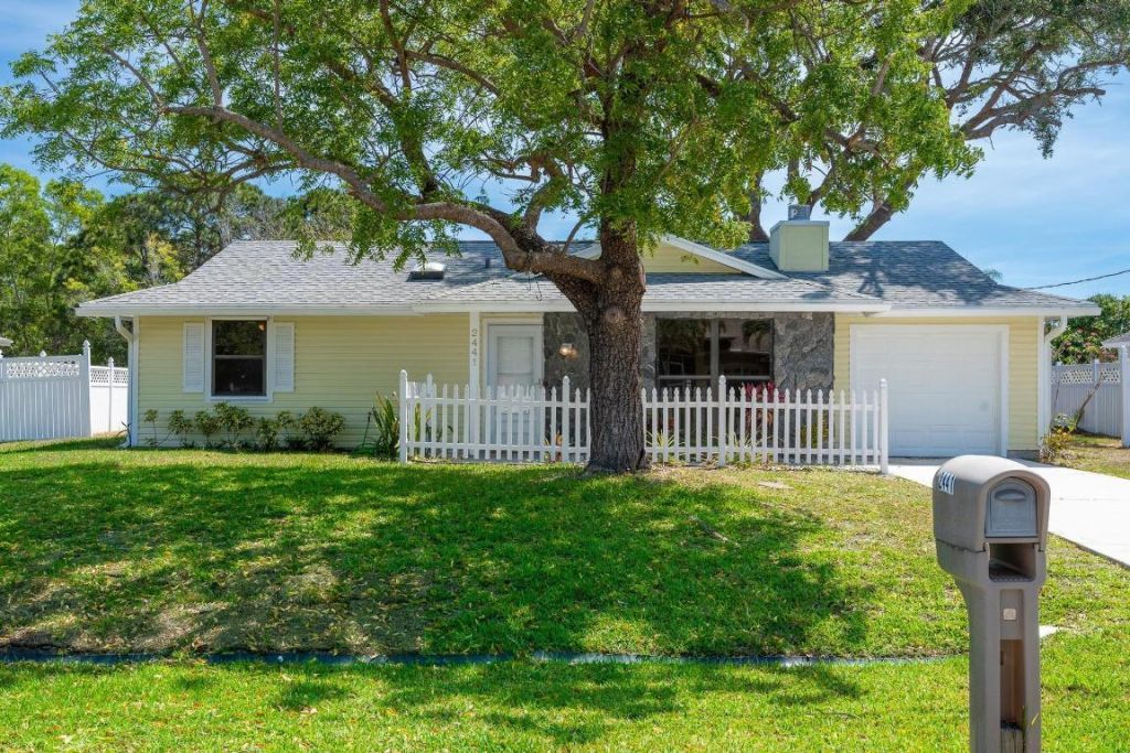 2441 SE Avalon Road, Port Saint Lucie, FL 34952 Photo