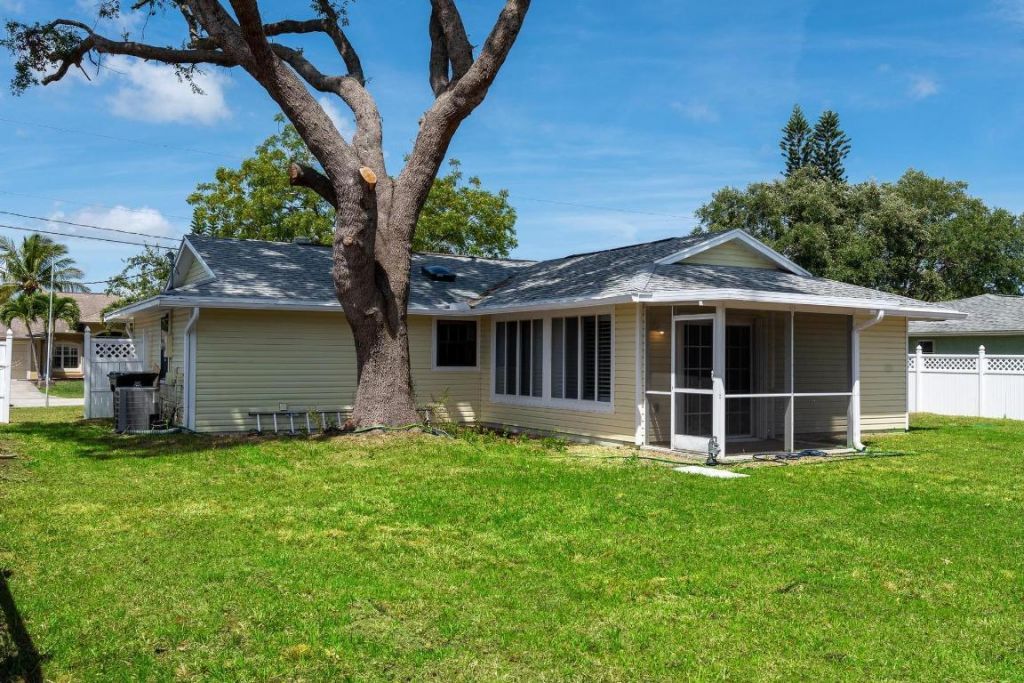 2441 SE Avalon Road, Port Saint Lucie, FL 34952 Photo