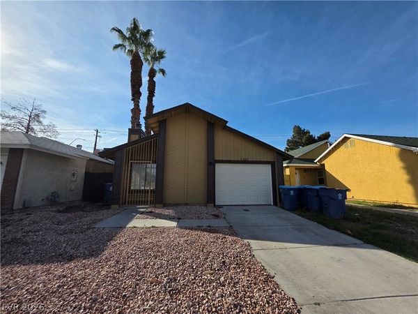 5483 Requa Avenue, Las Vegas, NV 89110