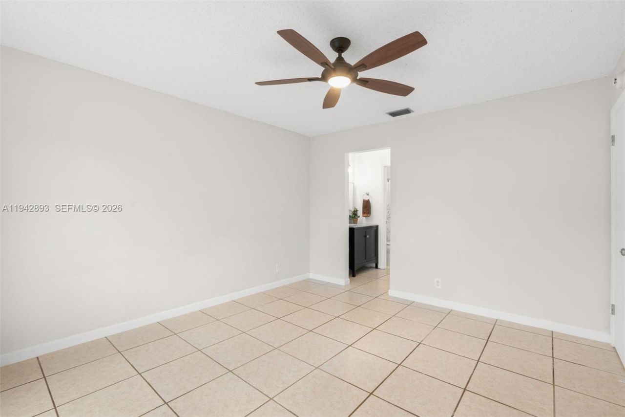 5149 E Lakes Dr, Deerfield Beach, FL 33064 Photo