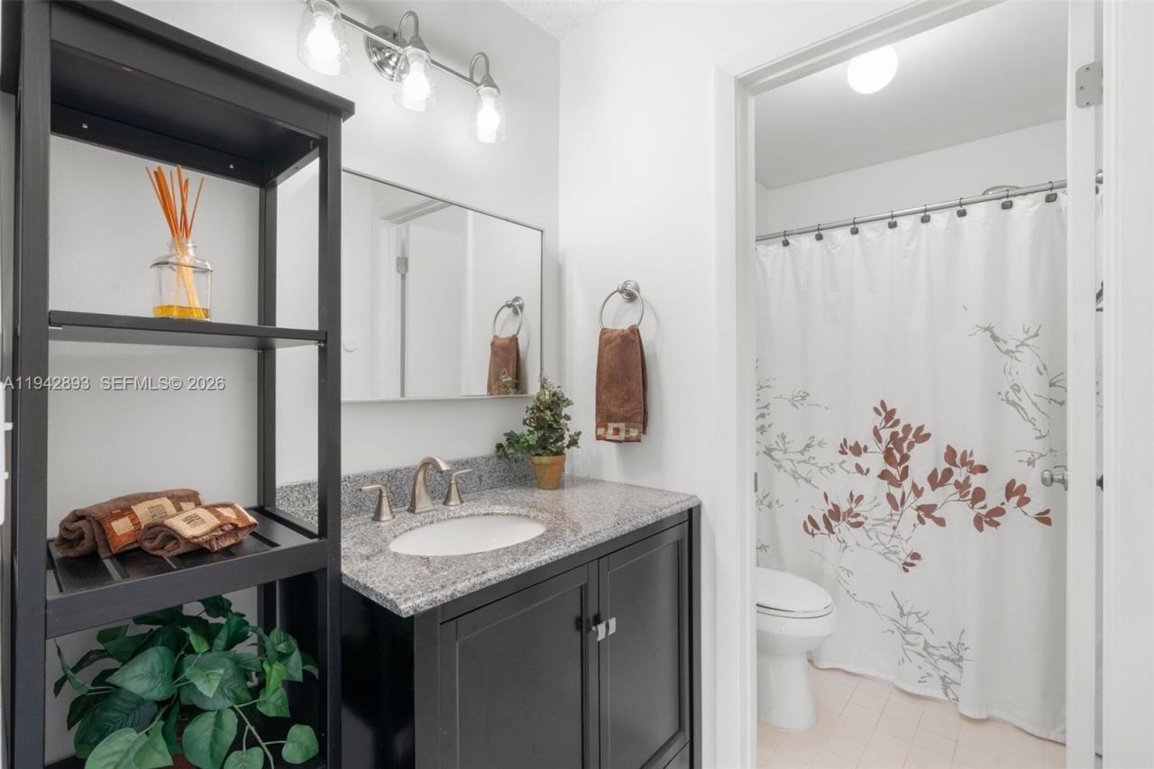 5149 E Lakes Dr, Deerfield Beach, FL 33064 Photo