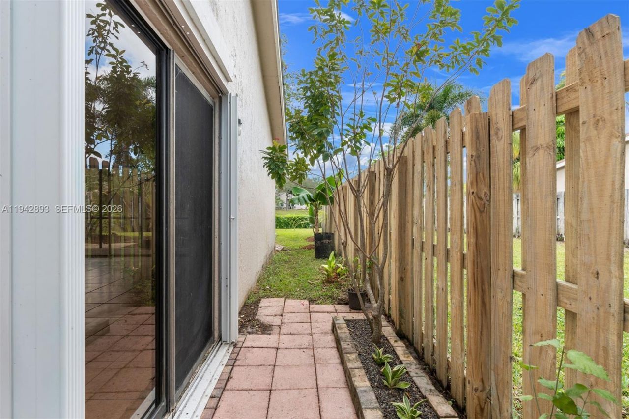 5149 E Lakes Dr, Deerfield Beach, FL 33064 Photo