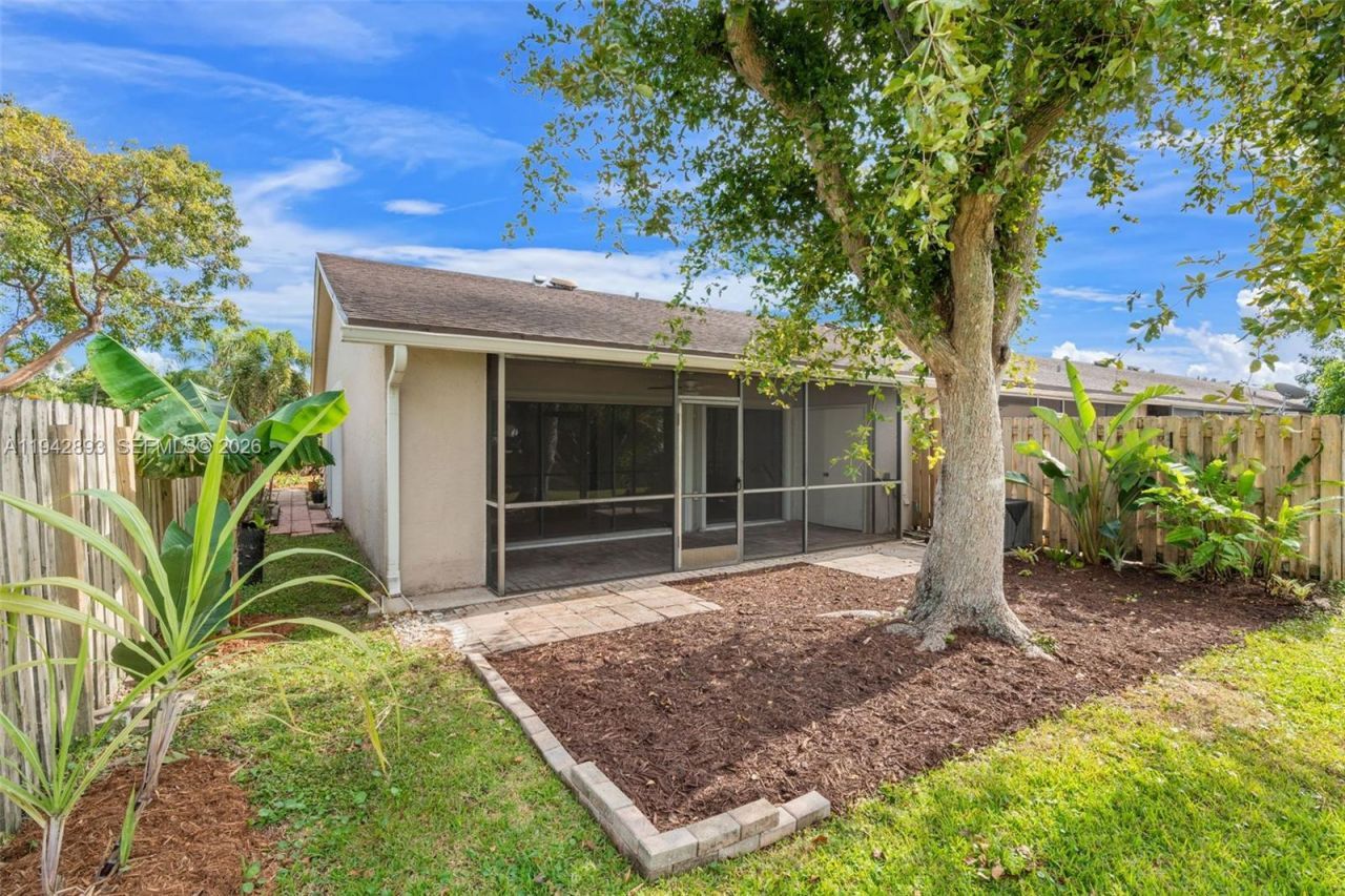 5149 E Lakes Dr, Deerfield Beach, FL 33064 Photo