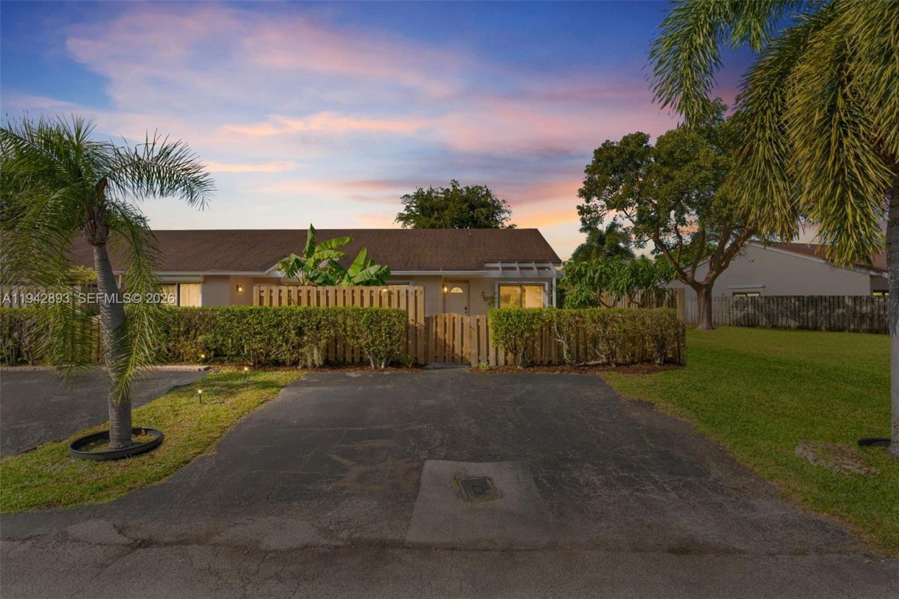 5149 E Lakes Dr, Deerfield Beach, FL 33064 Photo