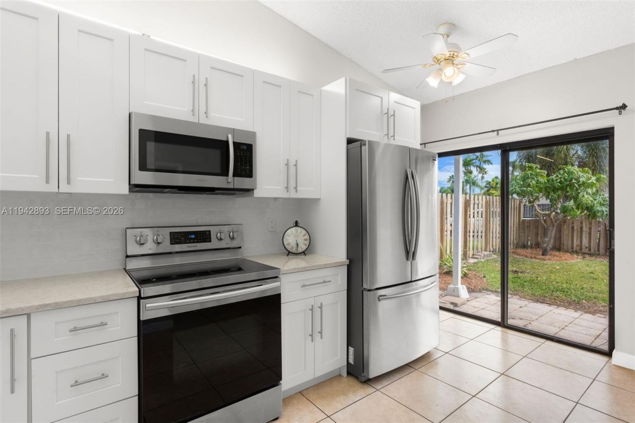 5149 E Lakes Dr, Deerfield Beach, FL 33064 Photo