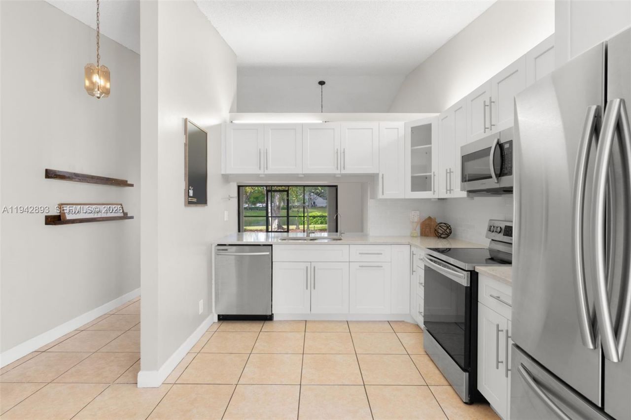 5149 E Lakes Dr, Deerfield Beach, FL 33064 Photo