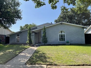 8508 Londonderry Lane, Dallas, TX 75228