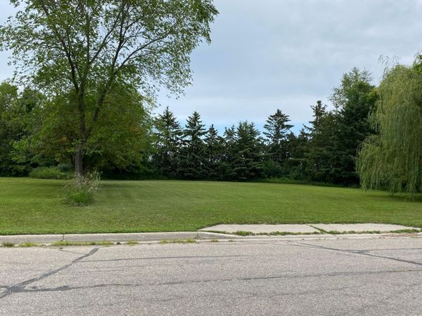 1605 Cardinal Drive N, Thief River Falls, MN 56701