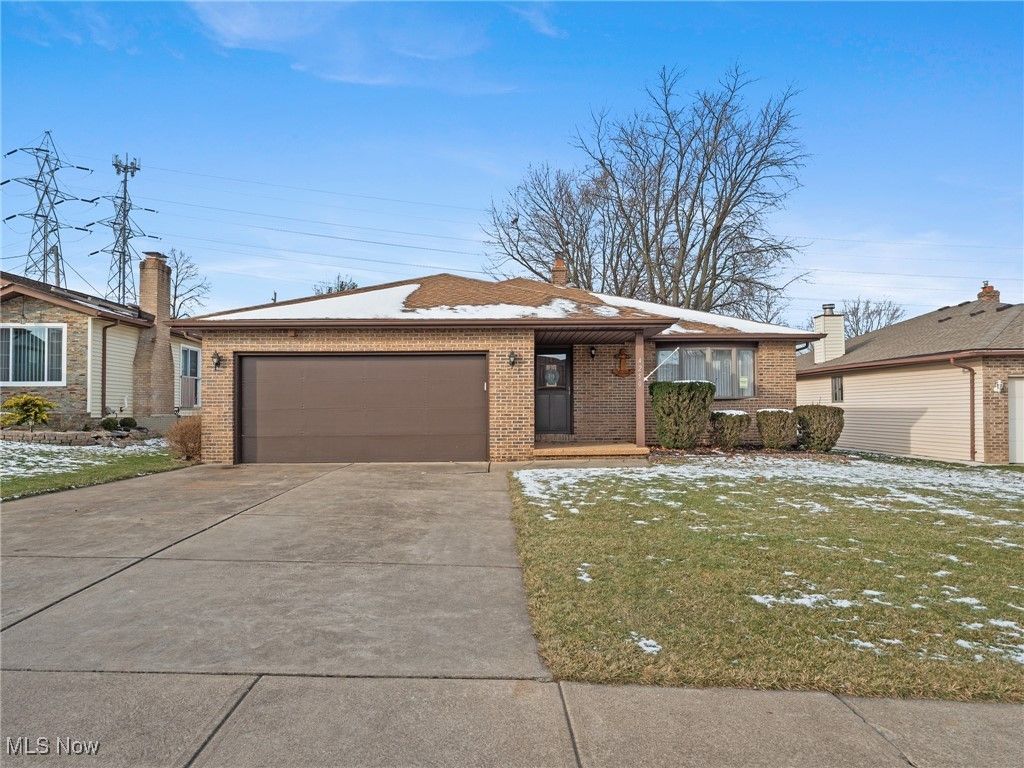 4250 Dawncliff Drive, Brooklyn, OH 44144 Main Photo