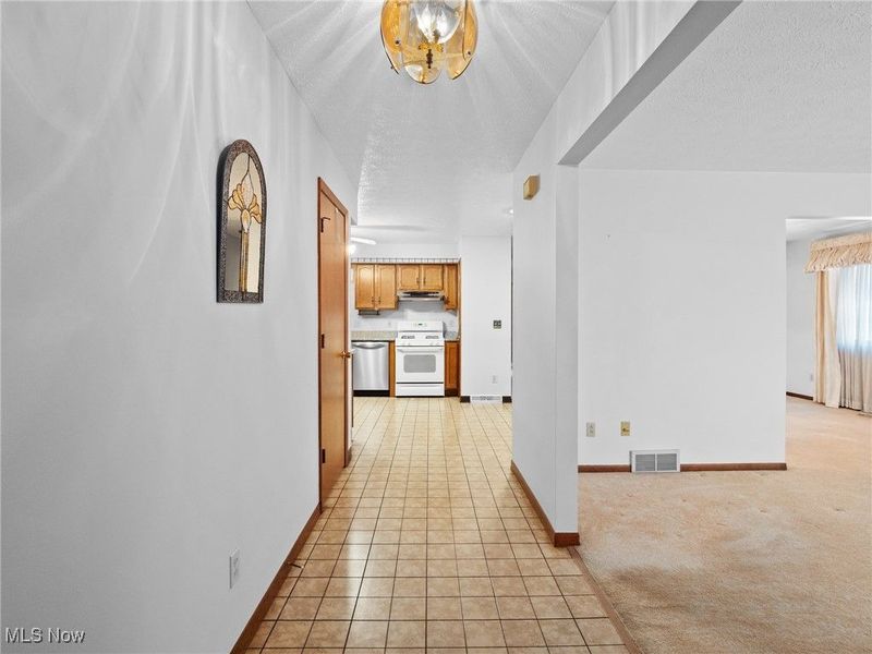 4250 Dawncliff Drive, Brooklyn, OH 44144 Photo 3