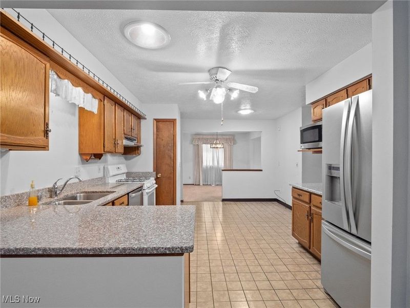 4250 Dawncliff Drive, Brooklyn, OH 44144 Photo 9