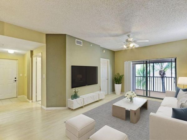 2806 Veronia Drive, Unit 301, Palm Beach Gardens, FL 33410