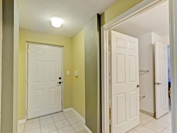 2806 Veronia Drive, Unit 301, Palm Beach Gardens, FL 33410