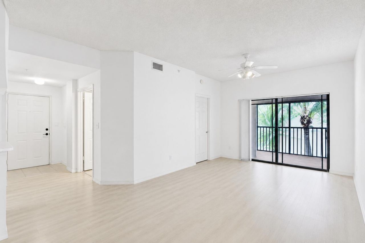 2806 Veronia Drive, Unit 301, Palm Beach Gardens, FL 33410 Photo