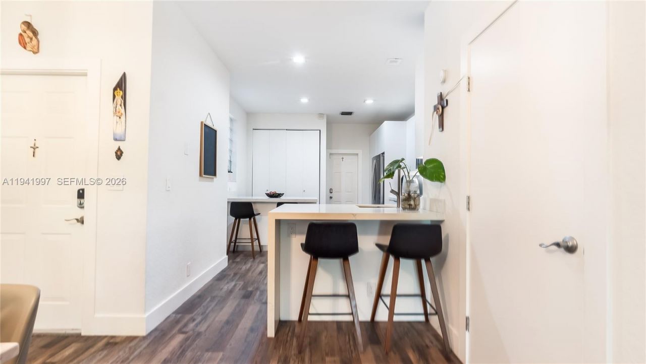 3889 Tree Top Dr, Unit 3889, Weston, FL 33332 Photo