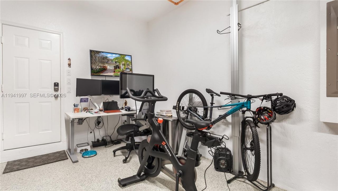 3889 Tree Top Dr, Unit 3889, Weston, FL 33332 Photo