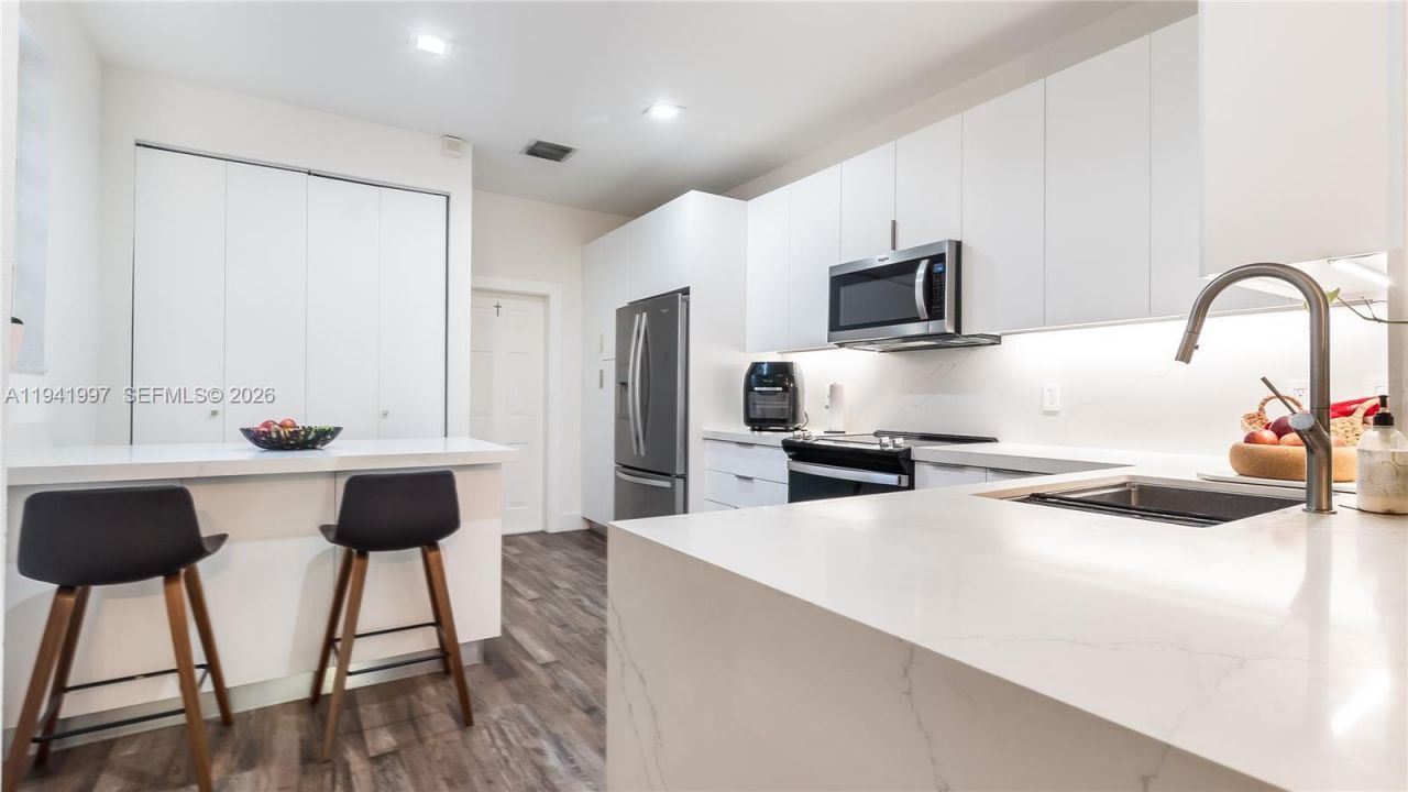 3889 Tree Top Dr, Unit 3889, Weston, FL 33332 Photo