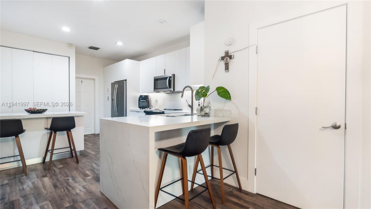 3889 Tree Top Dr, Unit 3889, Weston, FL 33332 Photo