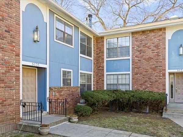 8135 HOLMES Road, Unit 202, Kansas City, MO 64131