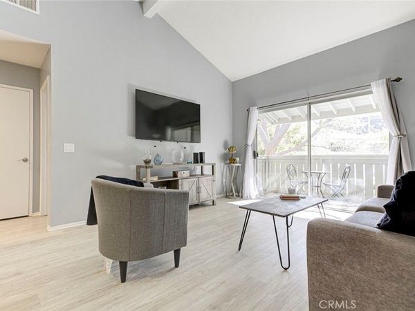 27620 Susan Beth way, Unit L, Saugus, CA 91350