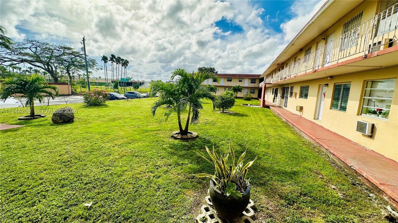 2651 NW 13th St , Unit 41, Miami, FL 33125 Photo