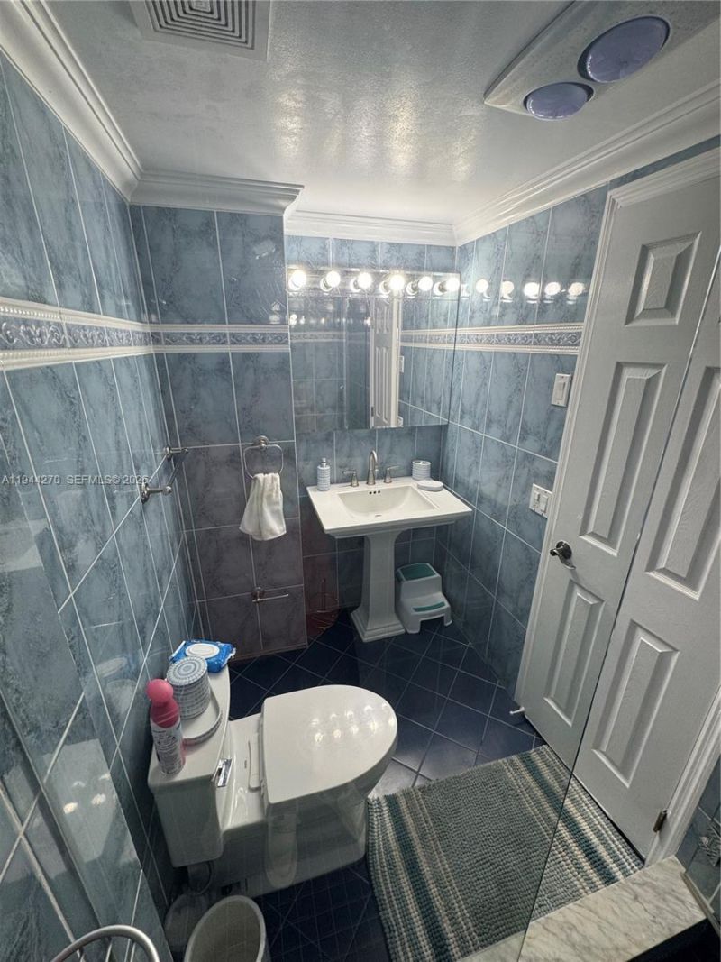 3800 Hillcrest Dr, Unit 1222, Hollywood, FL 33021 Photo