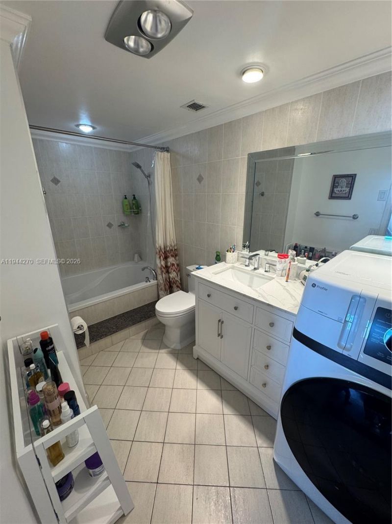 3800 Hillcrest Dr, Unit 1222, Hollywood, FL 33021 Photo