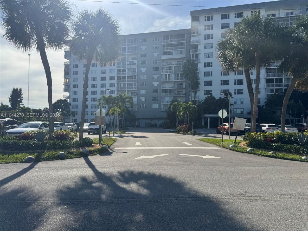 3800 Hillcrest Dr, Unit 1222, Hollywood, FL 33021 Photo