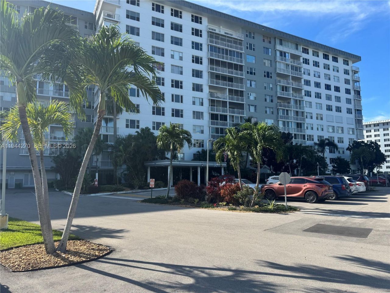 3800 Hillcrest Dr, Unit 1222, Hollywood, FL 33021 Photo