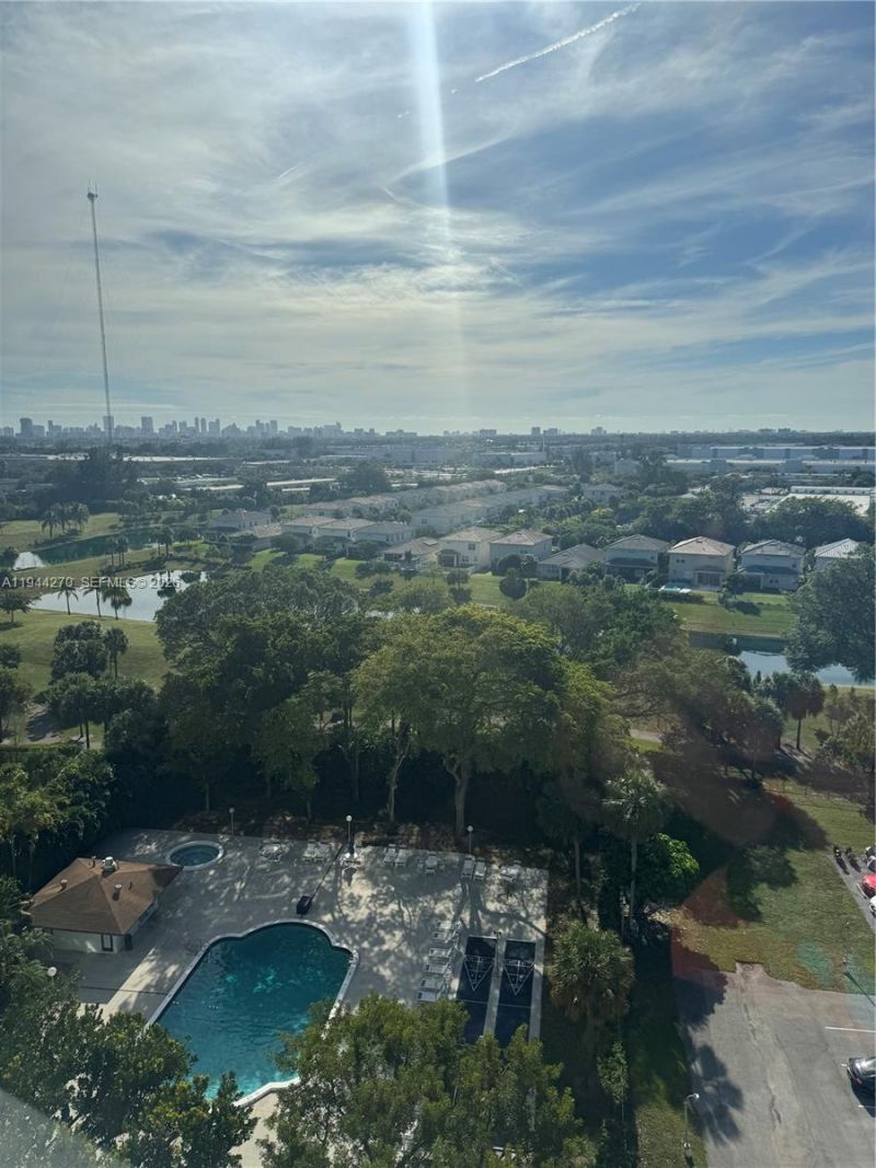 3800 Hillcrest Dr, Unit 1222, Hollywood, FL 33021 Photo